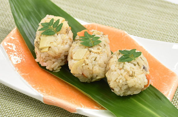 筍ご飯（おにぎり）