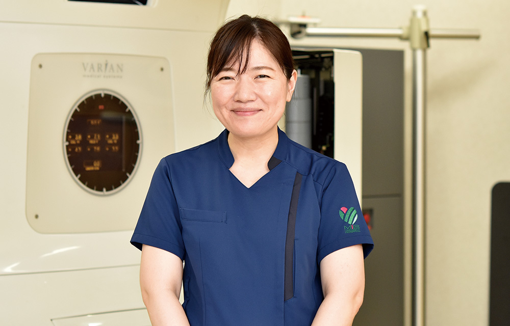 がん放射線療法看護認定看護師　岩﨑千代子看護師長